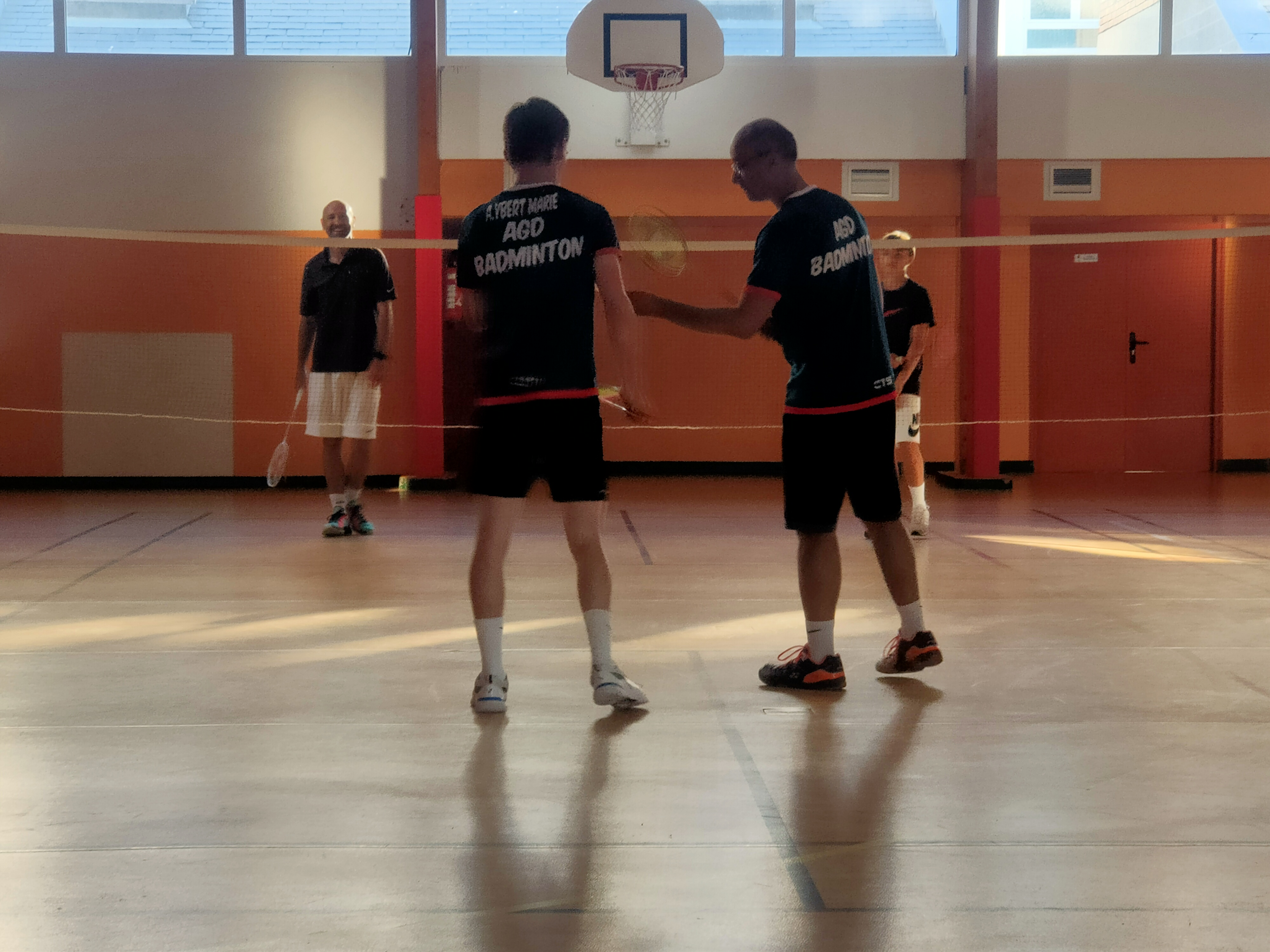 Adultes de l’AGD Badminton en séance