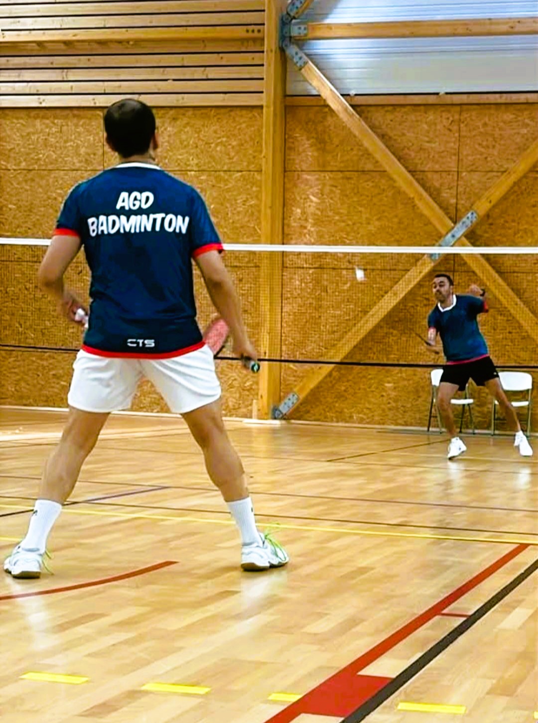 Joueurs adultes de l’AGD Badminton en séance